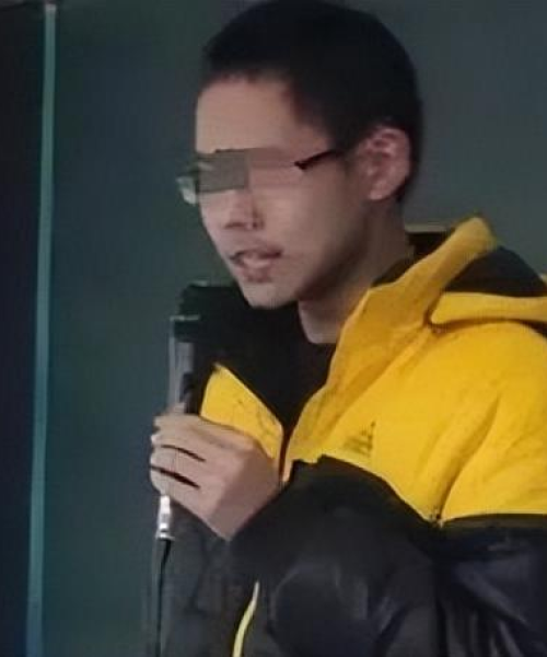 尘土飞扬